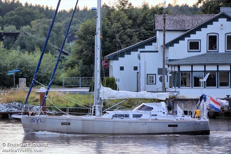 syl (Sailing vessel) - IMO , MMSI 244110826, Call Sign PE4165 under the flag of Netherlands