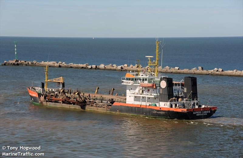 d9 alfredo labadie (Hopper Dredger) - IMO 8320652, MMSI 770576247, Call Sign CXOG under the flag of Uruguay