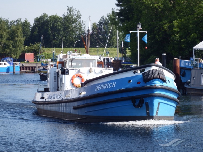 heinrich (Tanker) - IMO , MMSI 211514890, Call Sign DB9029 under the flag of Germany