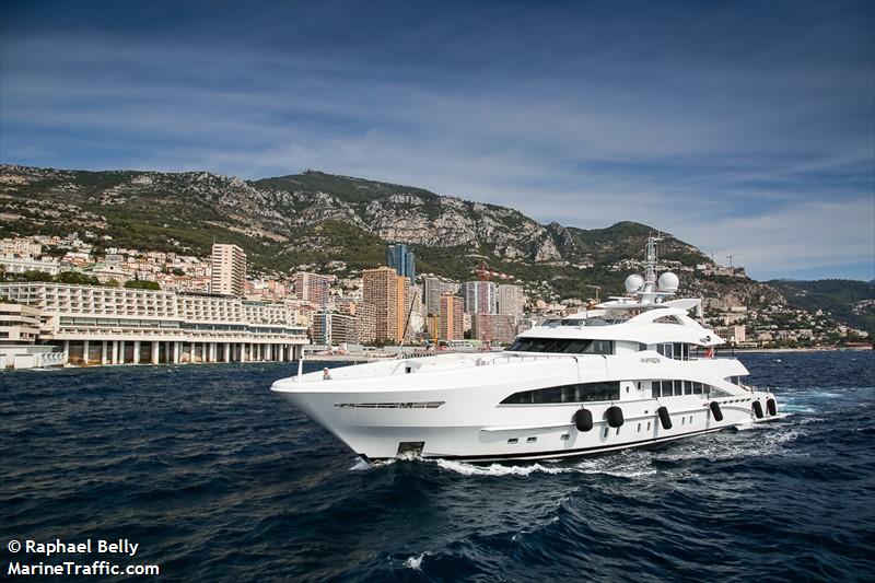 como (Yacht) - IMO 9739331, MMSI 235104651, Call Sign 2HL08 under the flag of United Kingdom (UK)