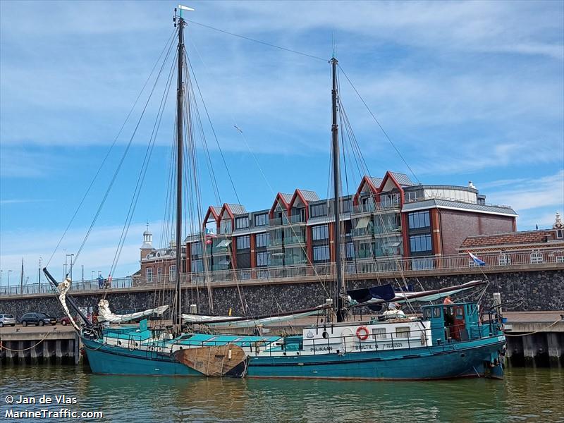 pelikaan (Passenger ship) - IMO , MMSI 244670757, Call Sign PH4159 under the flag of Netherlands