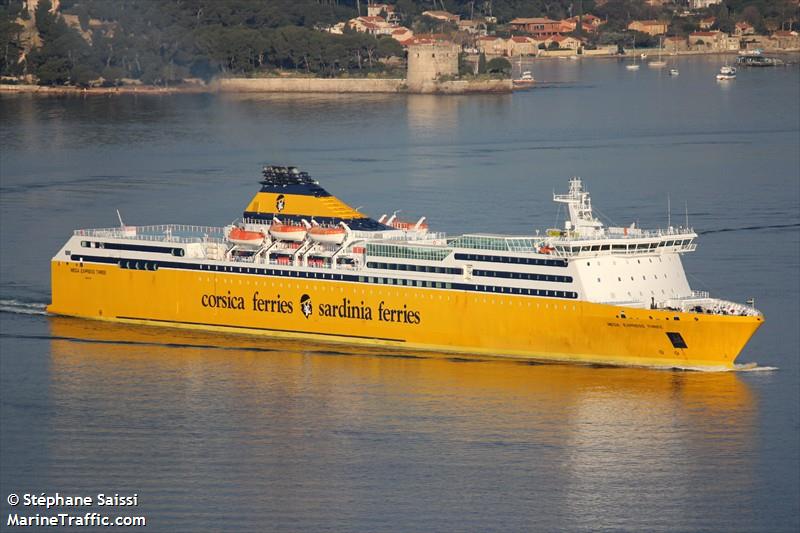 mega express three (Passenger/Ro-Ro Cargo Ship) - IMO 9208083, MMSI 247089500, Call Sign IBAZ under the flag of Italy