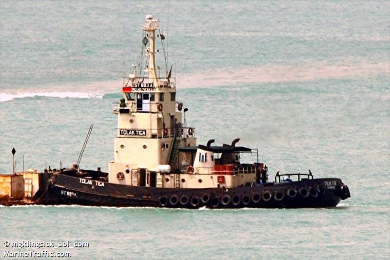 tolak tiga (Pusher Tug) - IMO 7238319, MMSI 563798000, Call Sign 9V3954 under the flag of Singapore