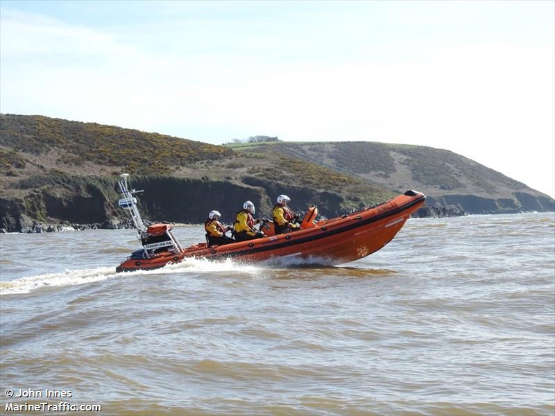 rnli lifeboat b-890 (SAR) - IMO , MMSI 235114686 under the flag of United Kingdom (UK)