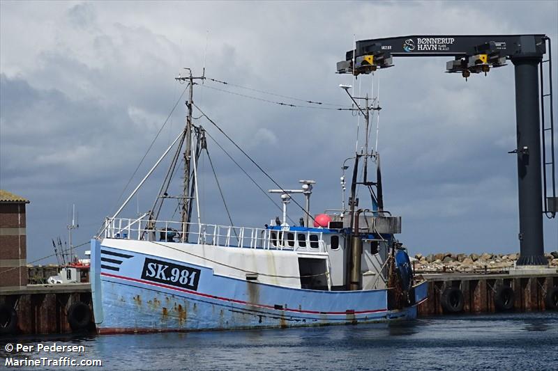 laura (Fishing vessel) - IMO , MMSI 219016689, Call Sign XP2447 under the flag of Denmark