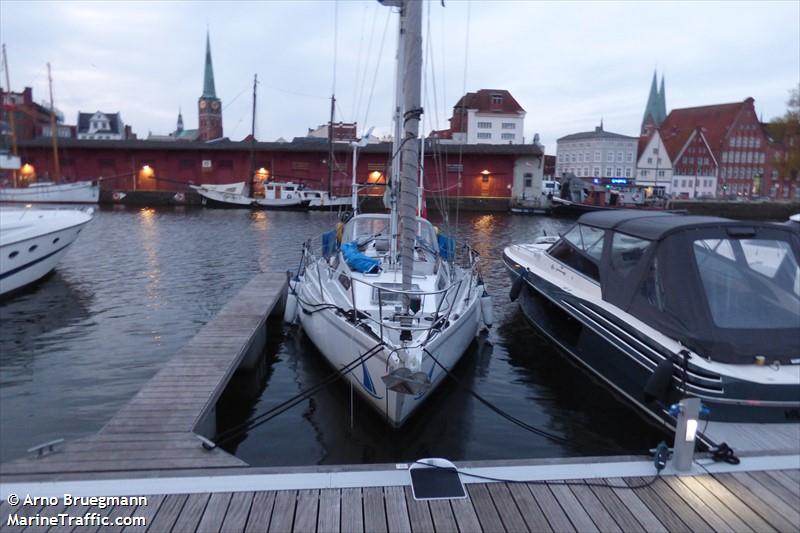 naviot (Sailing vessel) - IMO , MMSI 269112830, Call Sign HBY5334 under the flag of Switzerland