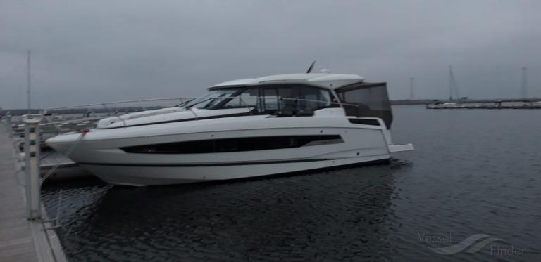 apus (Pleasure craft) - IMO , MMSI 211391160, Call Sign DB2527 under the flag of Germany