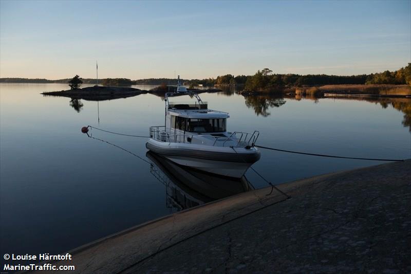 integer (Pleasure craft) - IMO , MMSI 265531340, Call Sign SC2717 under the flag of Sweden
