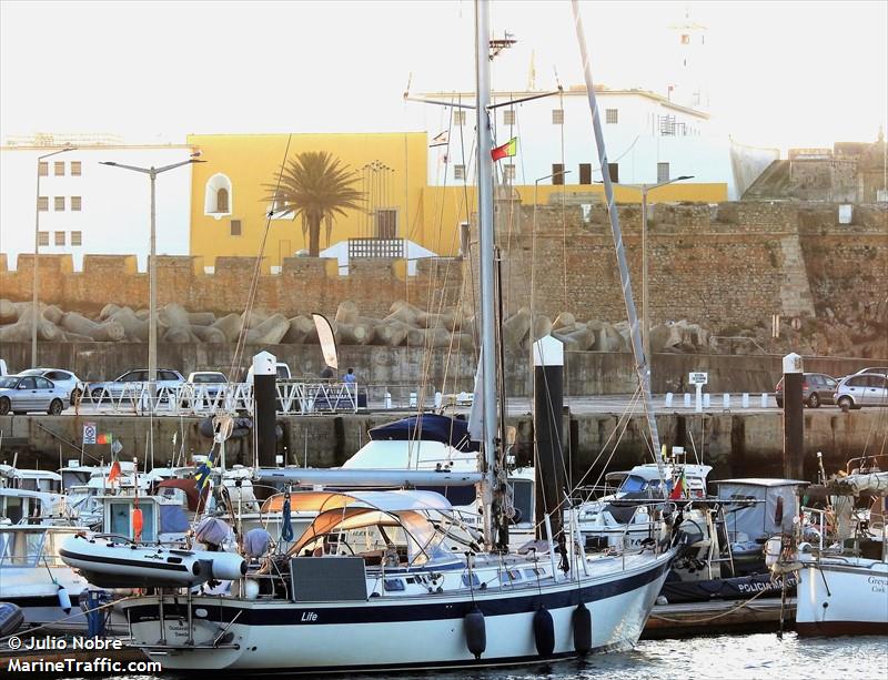 life (Sailing vessel) - IMO , MMSI 265788350, Call Sign SFE3047 under the flag of Sweden