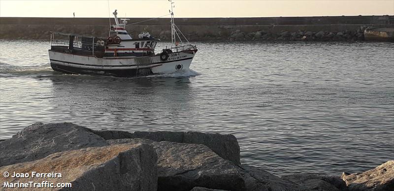 segue o teu destino (Fishing vessel) - IMO , MMSI 263419760, Call Sign CUES6 under the flag of Portugal