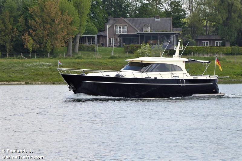 la source (Pleasure craft) - IMO , MMSI 244000098, Call Sign PE4508 under the flag of Netherlands
