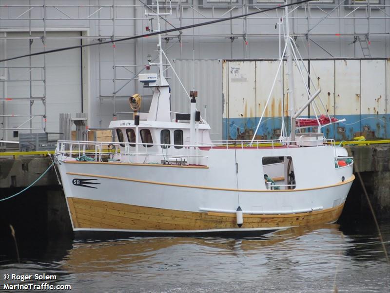 lund senior (Fishing vessel) - IMO , MMSI 257256420, Call Sign LM 4380 under the flag of Norway
