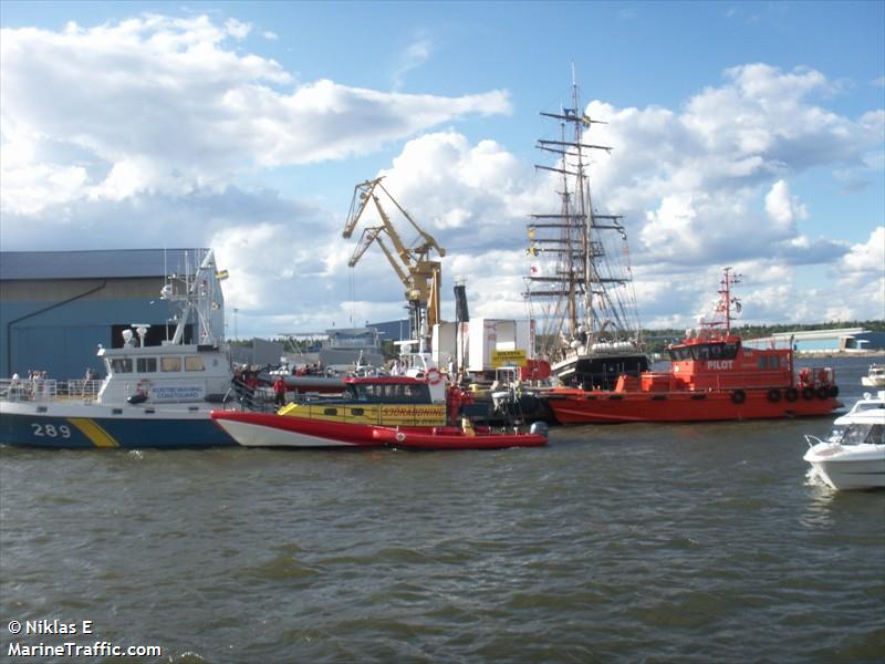 pilot 743 se (Pilot) - IMO , MMSI 265505420, Call Sign SHNK under the flag of Sweden