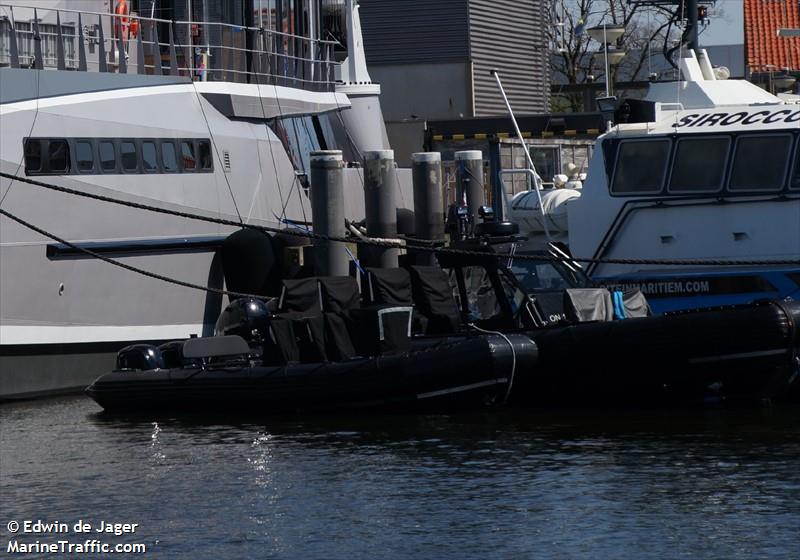 b6 (Pleasure craft) - IMO , MMSI 215000353, Call Sign 9HB4941 under the flag of Malta