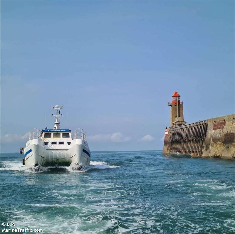 lalbatros (Fishing vessel) - IMO , MMSI 227320430, Call Sign FV6102 under the flag of France