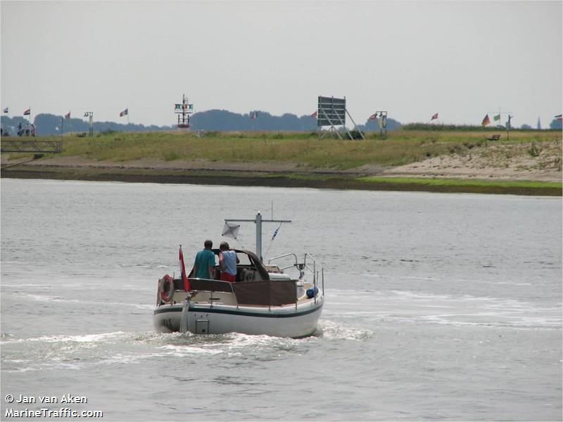 iris (Pleasure craft) - IMO , MMSI 244615554, Call Sign PI5390 under the flag of Netherlands
