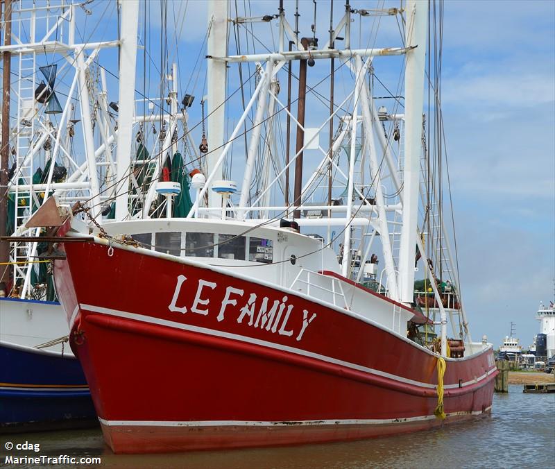 le family (Fishing vessel) - IMO , MMSI 367772490, Call Sign WDJ3900 under the flag of United States (USA)