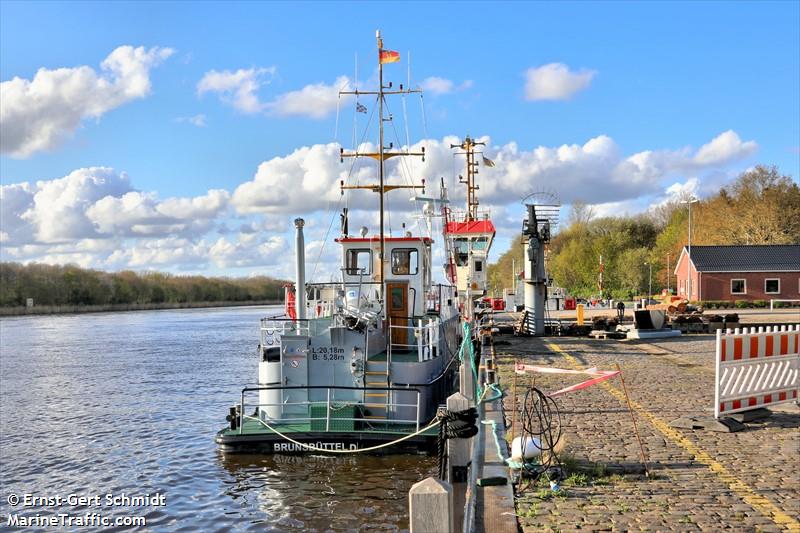 t 1107 (Dredging or UW ops) - IMO , MMSI 211226330, Call Sign DBMV under the flag of Germany
