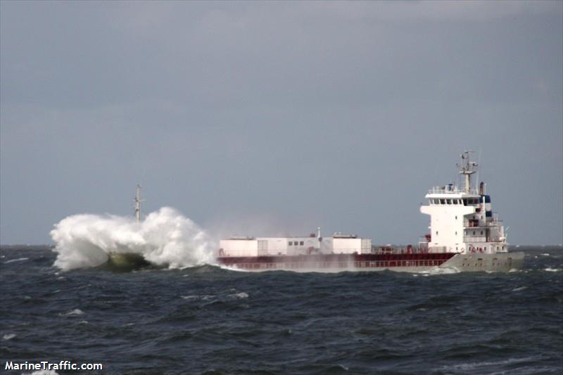 cemluna (Cement Carrier) - IMO 9007063, MMSI 209671000, Call Sign C4BX2 under the flag of Cyprus