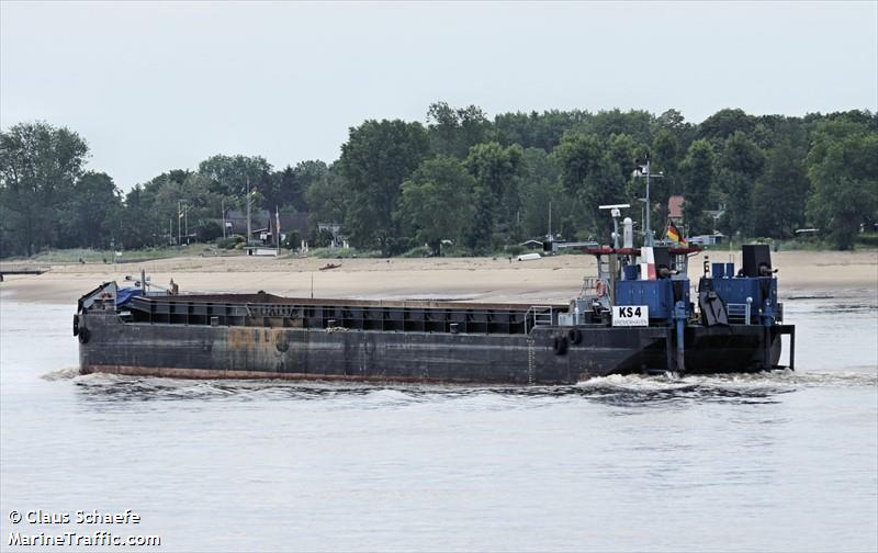 ks 4 (Cargo ship) - IMO , MMSI 211220860, Call Sign DB8904 under the flag of Germany