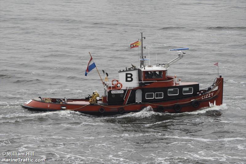 lizzy (Tug) - IMO , MMSI 244670520, Call Sign PB5400 under the flag of Netherlands