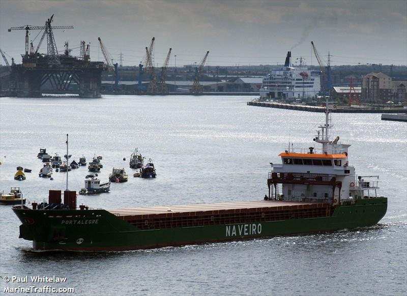 adiante (General Cargo Ship) - IMO 9360477, MMSI 255803350, Call Sign CQMF under the flag of Madeira