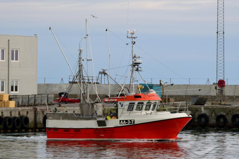 sandoeyjenta (Fishing vessel) - IMO , MMSI 257190140, Call Sign LK8869 under the flag of Norway