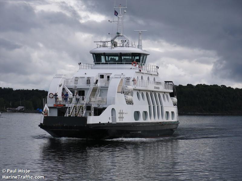 dronningen (Passenger Ship) - IMO 9481192, MMSI 257249000, Call Sign LCDF under the flag of Norway