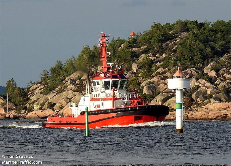 bison (Tug) - IMO 9706085, MMSI 266428000, Call Sign SFPM under the flag of Sweden