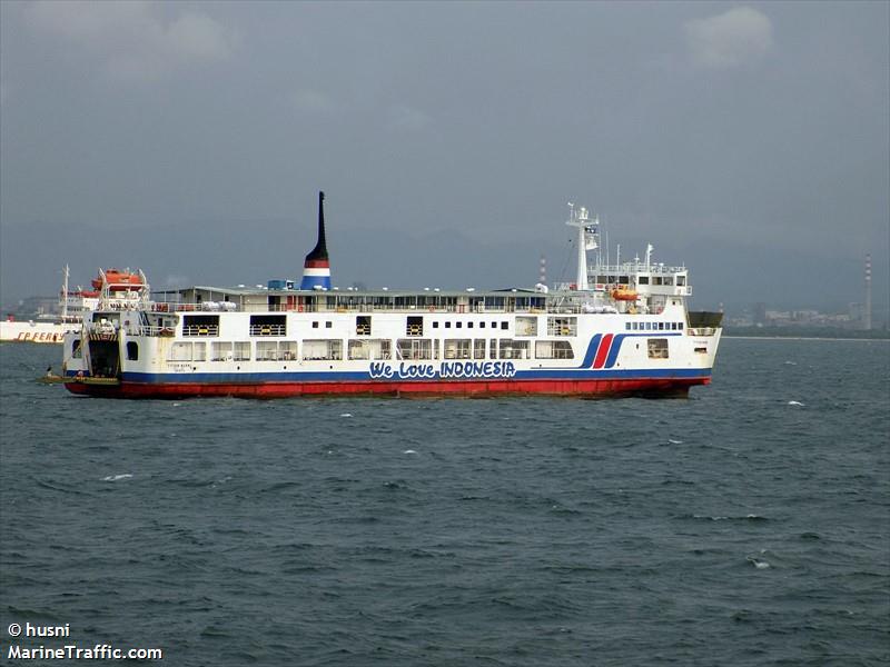 km.titian murni (Passenger/Ro-Ro Cargo Ship) - IMO 6725523, MMSI 525002061, Call Sign YFAB under the flag of Indonesia