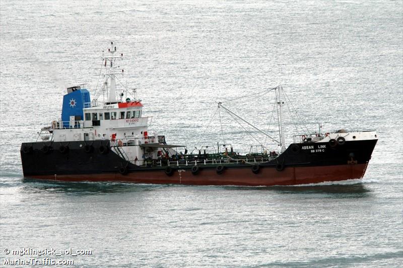 asean link (Bunkering Tanker) - IMO 9054339, MMSI 564851000, Call Sign 9V3678 under the flag of Singapore