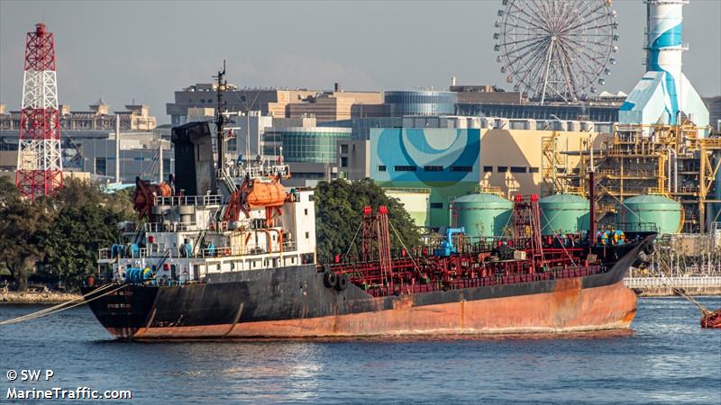 ever glory (Oil Products Tanker) - IMO 9102813, MMSI 667001929, Call Sign 9LU2732 under the flag of Sierra Leone