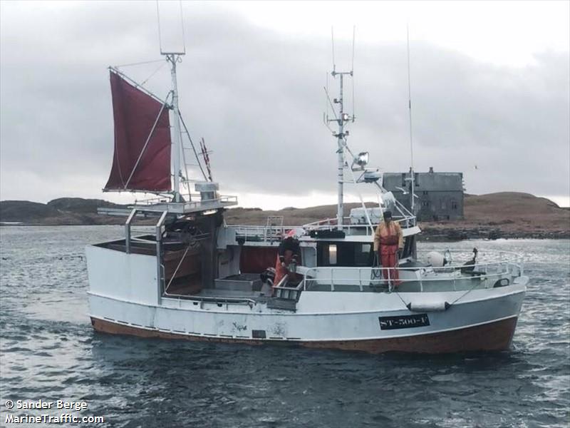 mercur (Fishing vessel) - IMO , MMSI 257212720, Call Sign LM2828 under the flag of Norway