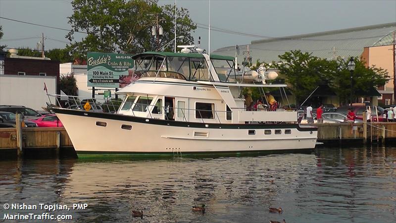 tranquility base (Pleasure craft) - IMO , MMSI 338393057 under the flag of USA