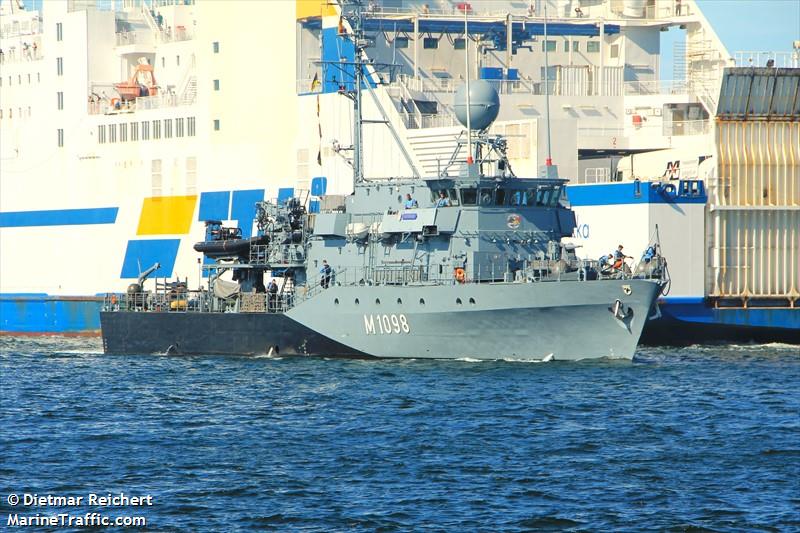 german warship m1098 (Military ops) - IMO , MMSI 211211270, Call Sign DRFL under the flag of Germany