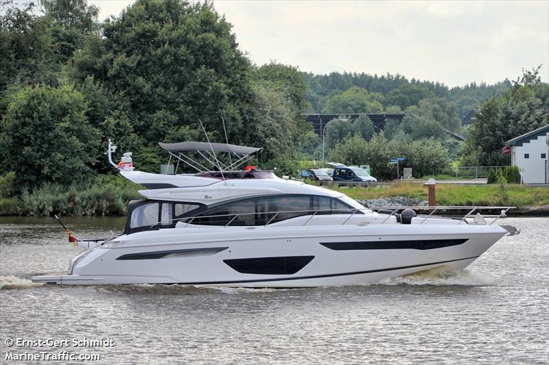 maxi (Pleasure craft) - IMO , MMSI 211678040, Call Sign DFDS2 under the flag of Germany