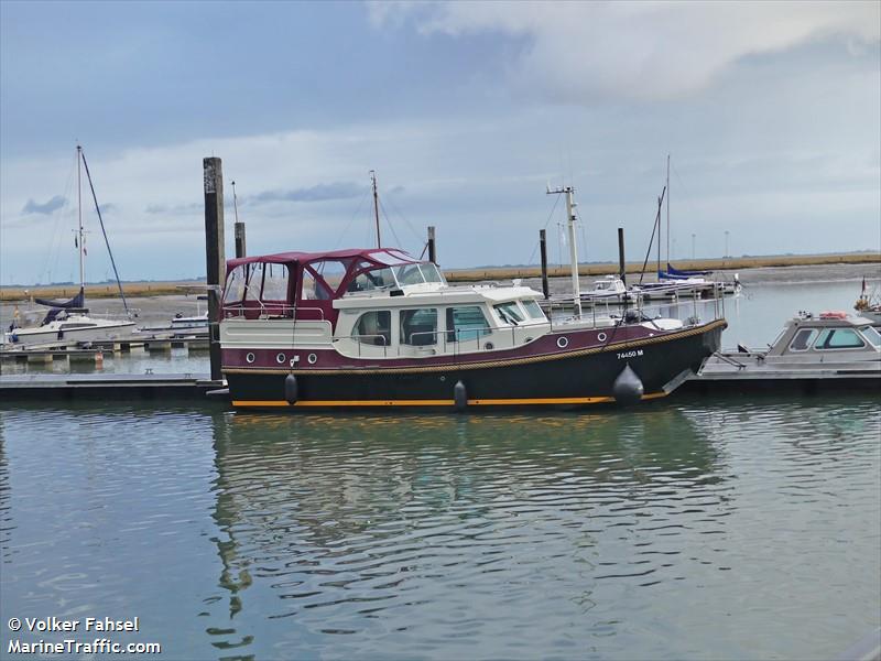 christina 1 (Pleasure craft) - IMO , MMSI 211742650, Call Sign DB6639 under the flag of Germany