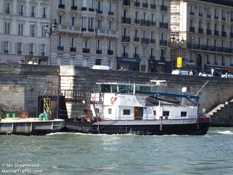 espadon (Cargo ship) - IMO , MMSI 226005570, Call Sign FM5022 under the flag of France