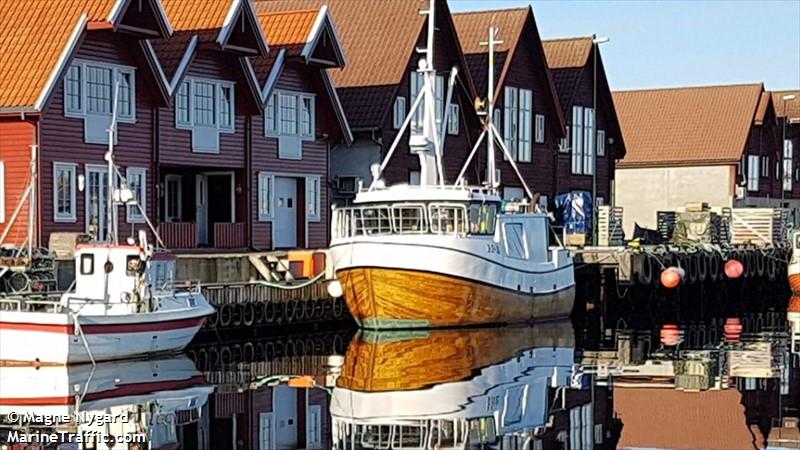 vaagsbuen (Fishing vessel) - IMO , MMSI 257087240, Call Sign LK7233 under the flag of Norway