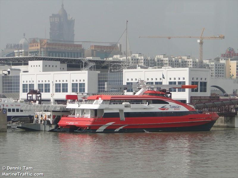 universalmk2 (Passenger Ship) - IMO 9060388, MMSI 477147000, Call Sign VRUG8 under the flag of Hong Kong