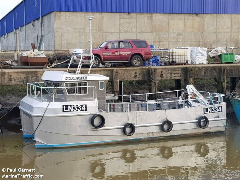 harvester ln334 (Fishing vessel) - IMO , MMSI 232025960, Call Sign MGQO4 under the flag of United Kingdom (UK)
