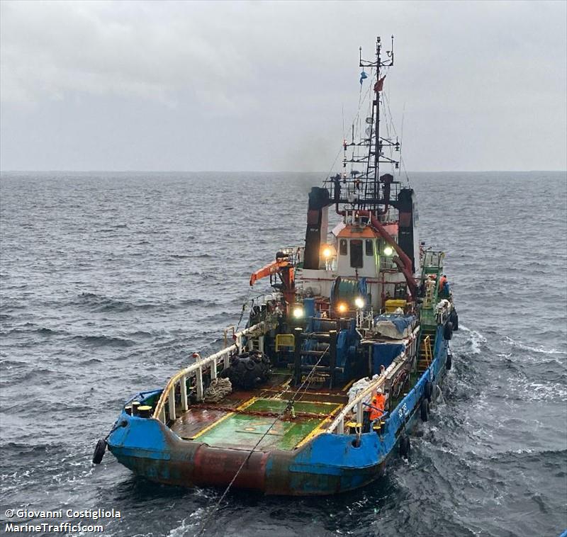 solaris (Tug) - IMO 9586203, MMSI 572705210, Call Sign T2QR4 under the flag of Tuvalu