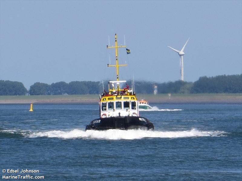 multratug 22 (Tug) - IMO 8662787, MMSI 207290000, Call Sign LZRD under the flag of Bulgaria