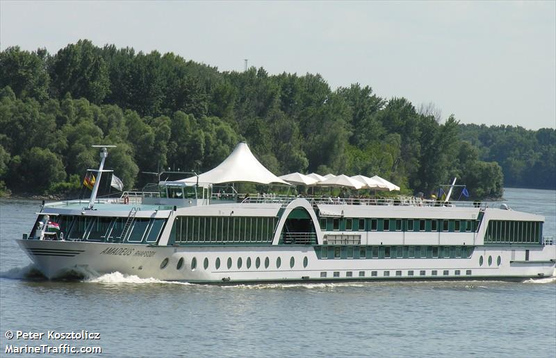 amadeus classic (Passenger ship) - IMO , MMSI 211449050, Call Sign DC3338 under the flag of Germany