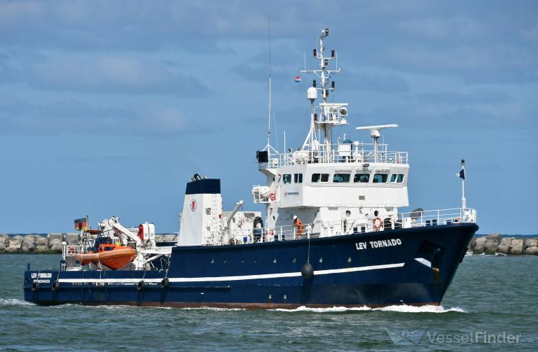 lev tornado (Salvage Ship) - IMO 7725453, MMSI 211630370, Call Sign DHVE2 under the flag of Germany