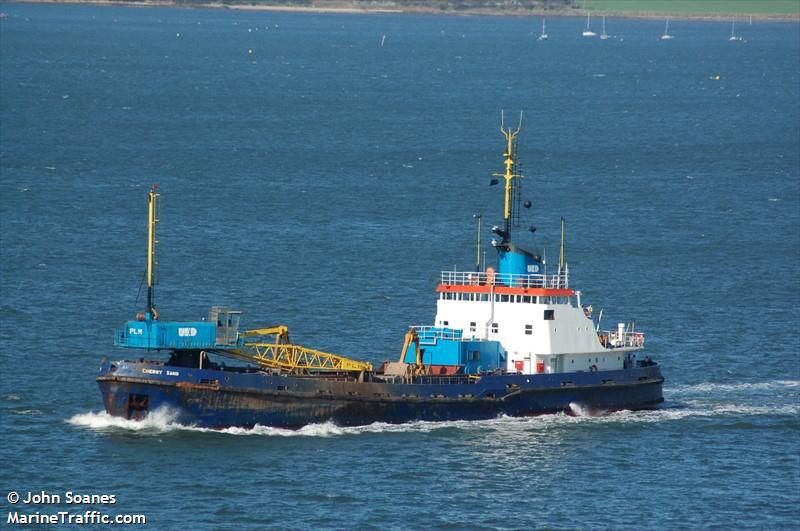 ukd cherry sand (Hopper Dredger) - IMO 6811059, MMSI 232003994, Call Sign GYTL under the flag of United Kingdom (UK)