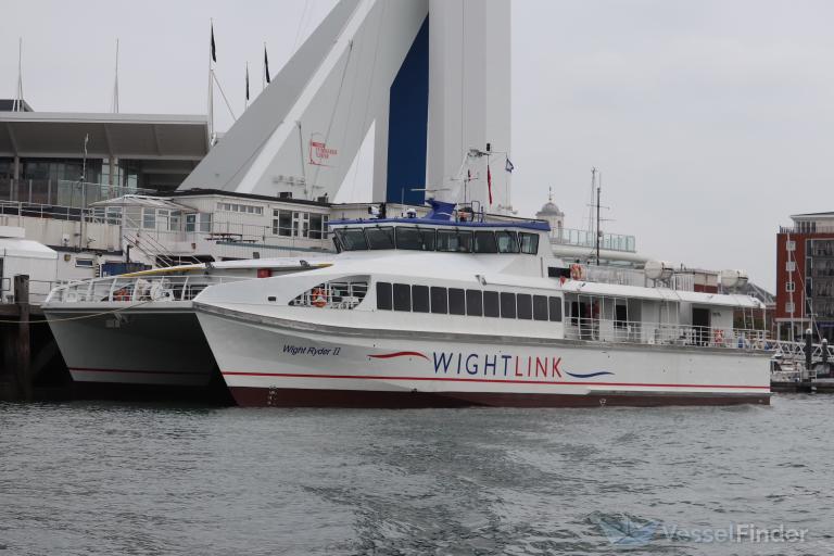 wight ryder 2 (Passenger Ship) - IMO 9512549, MMSI 235069877, Call Sign 2BWG7 under the flag of United Kingdom (UK)