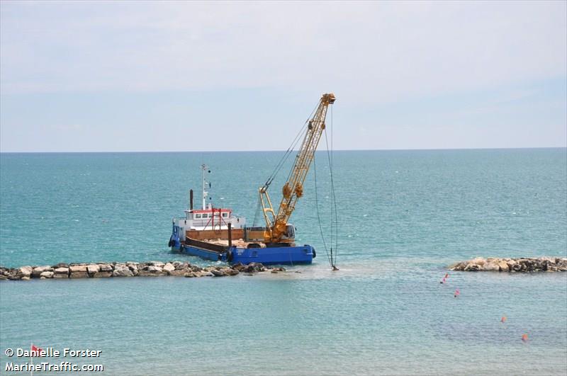 cobra (Deck Cargo Ship) - IMO 8988222, MMSI 247165200, Call Sign IZON under the flag of Italy