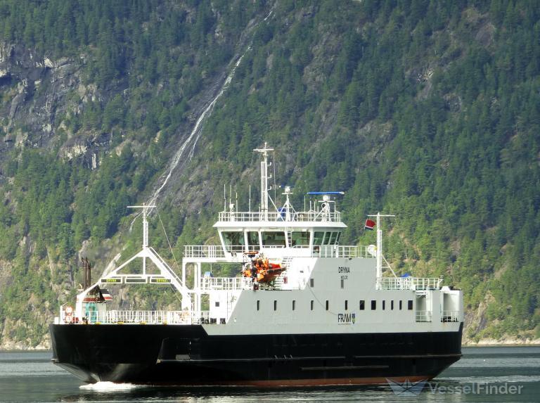 dryna (Passenger/Ro-Ro Cargo Ship) - IMO 9337884, MMSI 258408000, Call Sign LNPQ under the flag of Norway