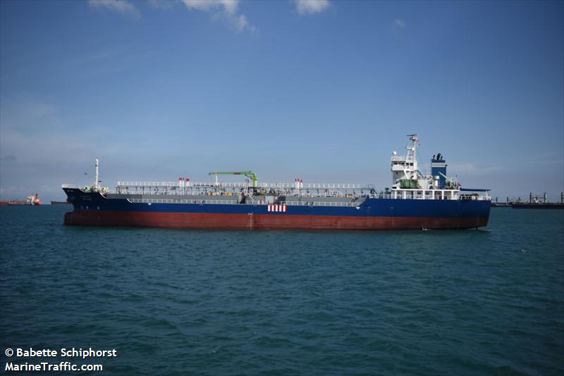 savvy (Oil Products Tanker) - IMO 9328699, MMSI 565446000, Call Sign 9V3038 under the flag of Singapore